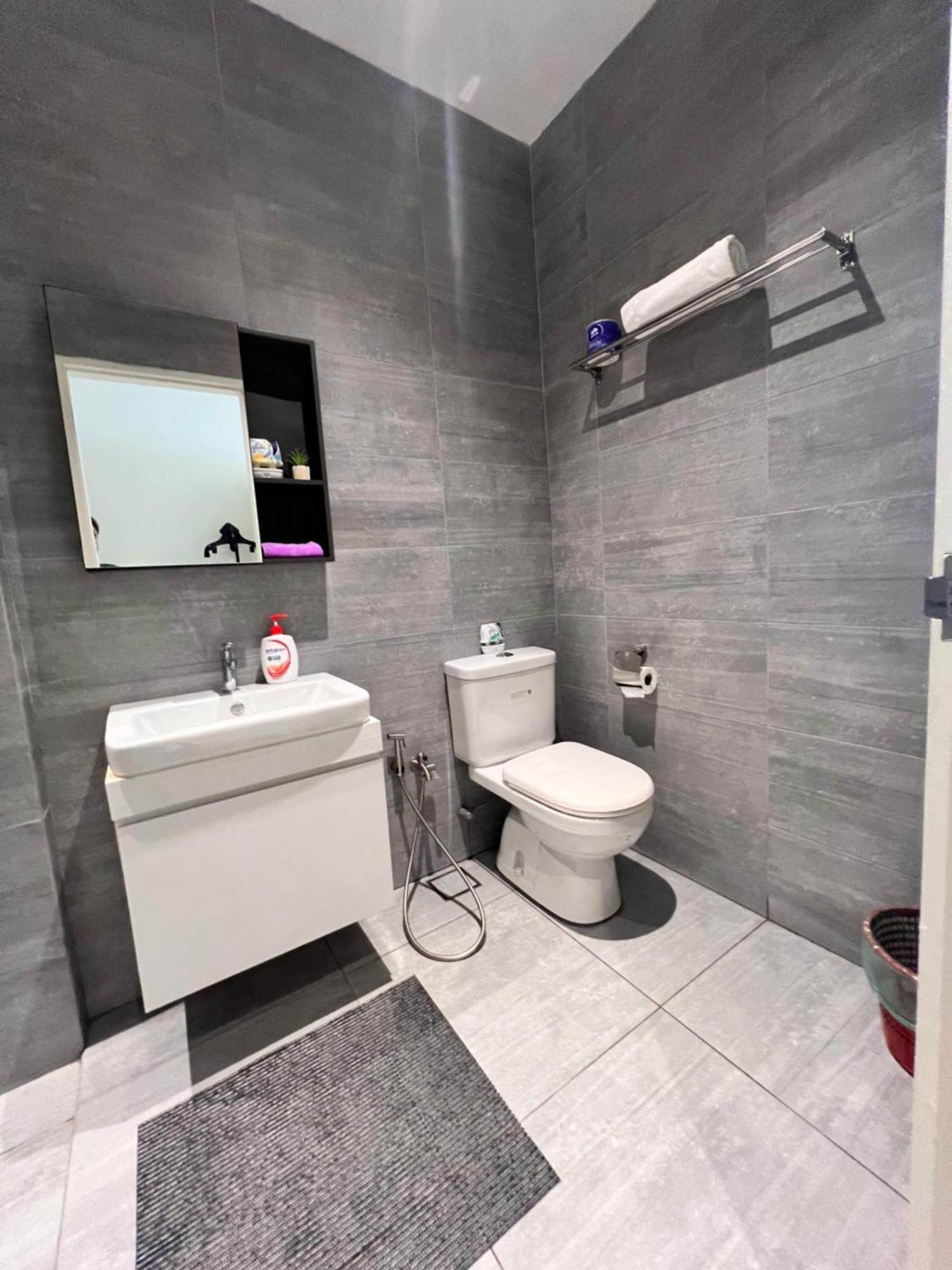 Loff 2 Bedroom At Riverine Apartment